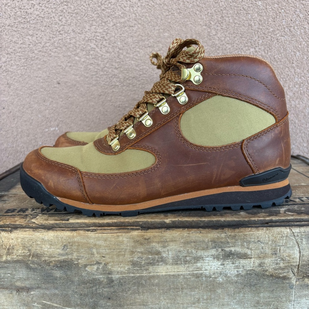Danner Women’s Jag Hiking Boot In Brown/Khaki